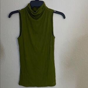 41 HAWTHORN CLEMENS SLEEVELESS FITTED MOCK NECK TANK GREEN-M